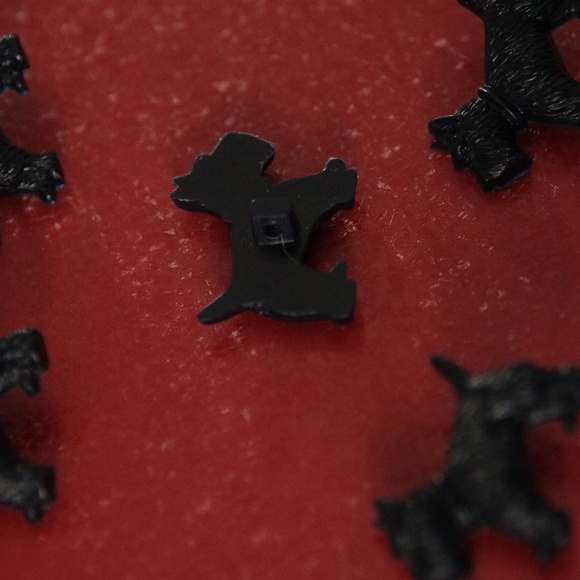 Vintage Scotty Dog Buttons, Childrens Buttons Set of 5 Dogs - Picture 4 of 6